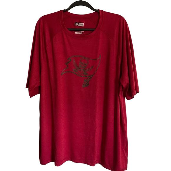 NFL Team Apparel Mens 2X Red T-Shirt Bucs Tampa Bay Buccaneers - Picture 1 of 9